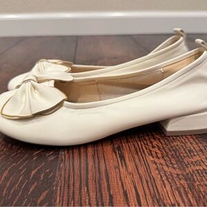 Elegant Cream Women's Flats
